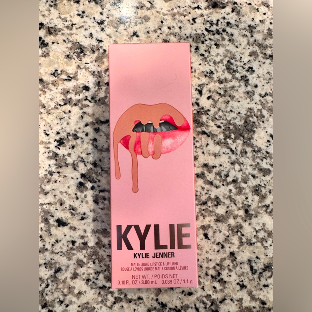 NIB Kylie lipstick and liner kit!